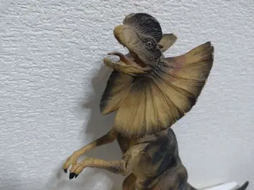 츠쿠다 호비 딜로포사우루스 스피터 쥬라기 공원 1:8