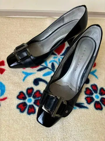 [네오리즘] 블랙 버클 펌프스 23.5cm 미사용