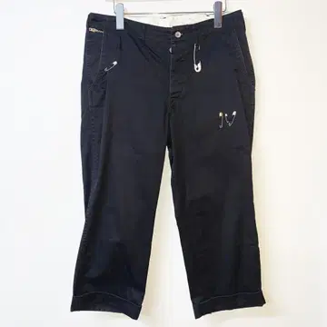 펑크 스타일 안전핀 자수 크롭 팬츠 PUNK