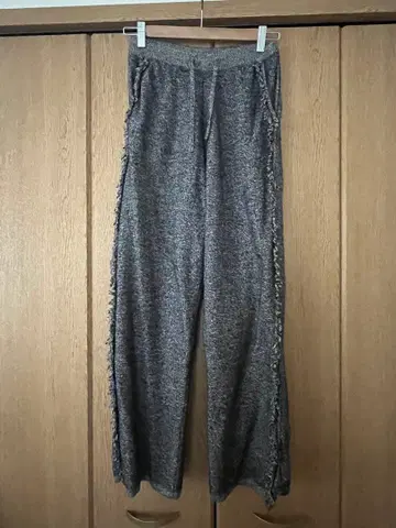 마릴린 문 그레이 사이드 프린지 팬츠