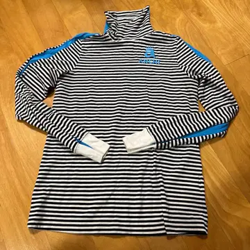 ARCHI 스트라이프 터틀넥 셔츠