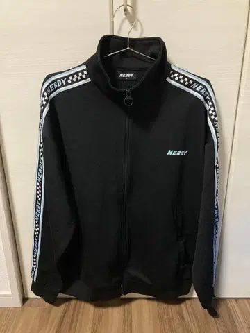 NERDY 트랙 자켓 사이즈 M