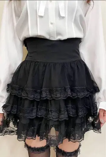 MARS 프리메로 튤 레이스 프릴 치마바지 블랙