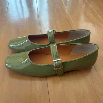 [ 미사용 새상품급 ] Juno Mani 컬러 에나멜 펌프스/스트랩 신발