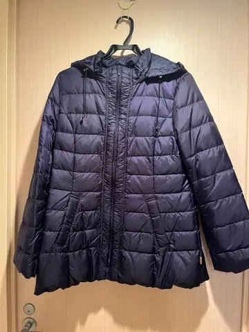 CROCODILE 후드 부착 네이비 다운 자켓