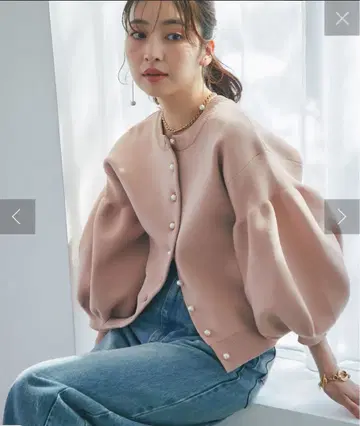 펄 퐁당 슬리브 니트 가디건 라부티크봉봉 같은 형태