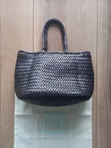 DRAGON DIFFUSION 가죽 메쉬 토트백 바스켓