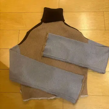 울 100% 터틀넥 니트