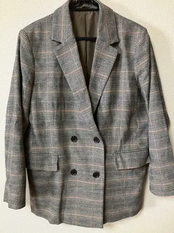 그레이 계열 체크 더블 브레스트 테일러드 자켓