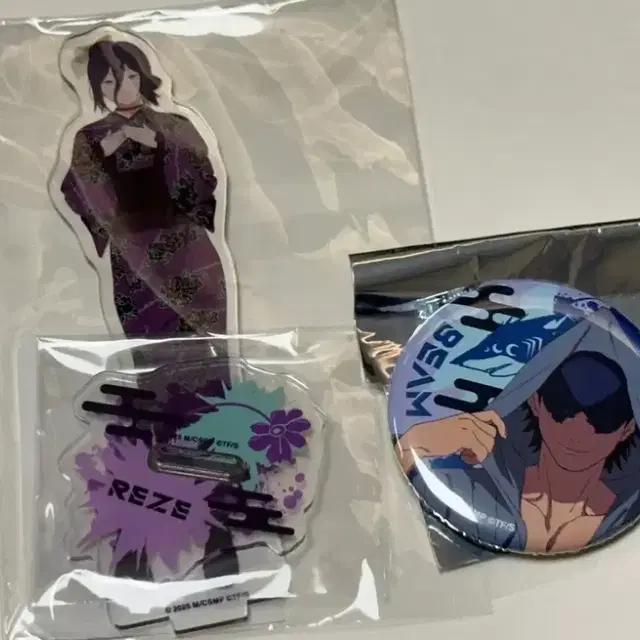 체인소맨 오마츠리 레제 아크릴스탠드 및 빔 캔뱃지