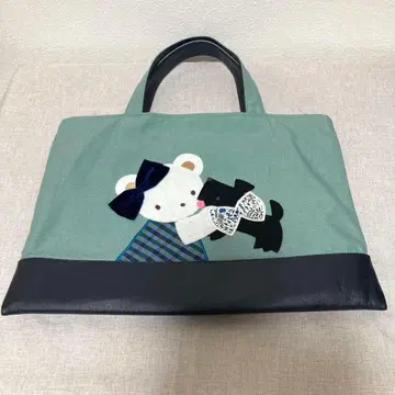 패밀리아 토트백 봄의 패밀리아 쇼