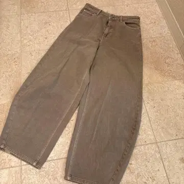 미라 오웬 루즈핏 커브 데님 팬츠