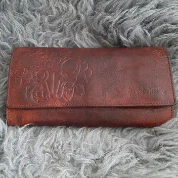 Bloody Mary 가죽 장지갑 엠보싱 가공