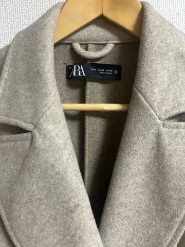 ZARA 베이지 슬리브리스 자켓