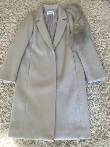 FRAY I.D 퍼 포함 체스터 코트 라이트 그레이