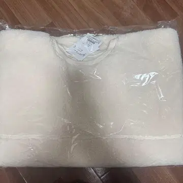 미개봉 새상품 사이드 지퍼 보아 상의