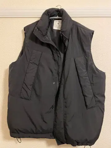 niko and - 블랙 다운 베스트 L 사이즈