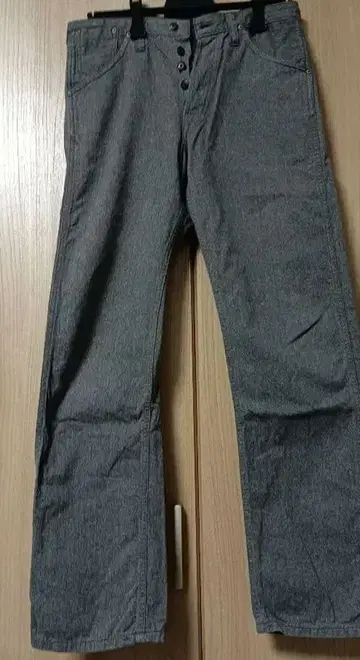 디럭스웨어 블랙 샴브레이 팬츠 한쪽 포켓 백 스트랩