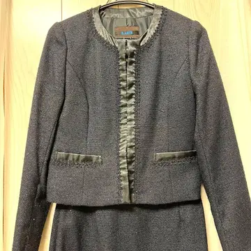 다크 그레이 트위드풍 스커트 수트