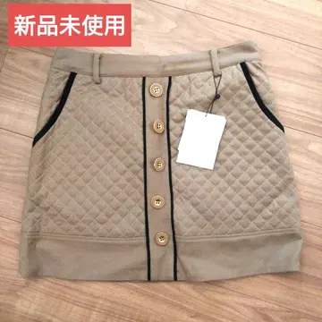 [새상품] 프론트 버튼 퀼팅 스커트 골프