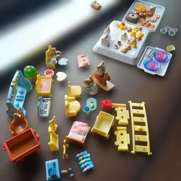 꼬마햄찌 등 컬러풀하고 귀여운 디자인의 미니어처 잡화