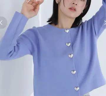 내추럴 뷰티 베이직 하트 버튼 니트 자켓