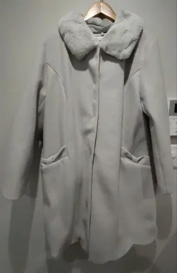 퍼 카라 부착 그레이 롱 코트 밑단 스캘럽 2way 3L