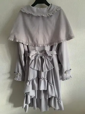 Amavel 버클 드레스 트렌치코트 그레이