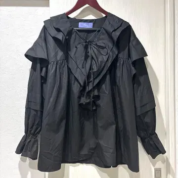 wee9s 탈착식 옷깃풍 빅 프릴 블라우스 블랙 1125