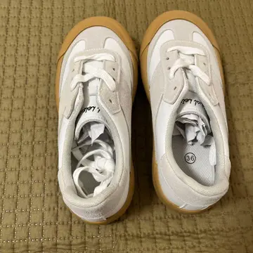 캐주얼 스니커즈 화이트/베이지 36