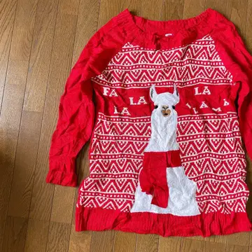 빨간색 라마 자수 크리스마스 스웨터 레드