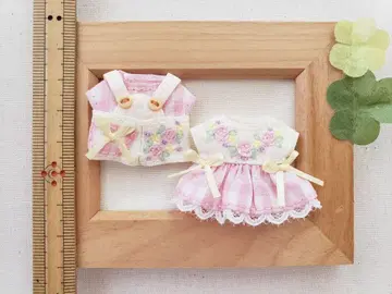 옷 갈아입기 의류 자수