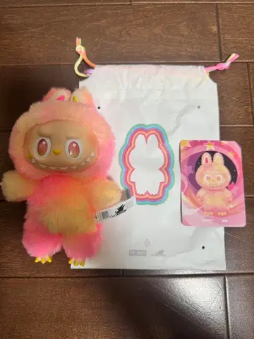 POPMART LABUBU 러브러브 에너지 ROYALTY