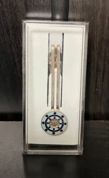 신뇨엔 넥타이핀