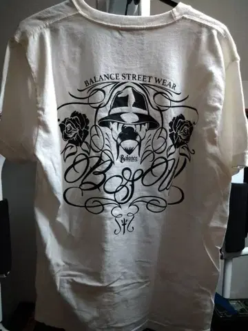 밸런스 스트릿 웨어 티셔츠