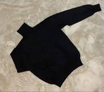 그레이 터틀넥 니트