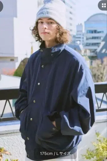 BrokenBase 네이비 점퍼