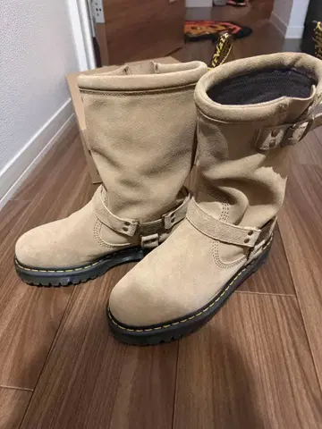 dr.martens ANISTON HI 엔지니어 부츠