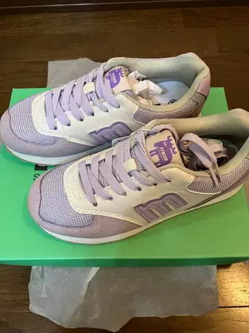 [ 새상품 ] MOZ 모즈 스니커즈 퍼플/화이트 여성용 23cm