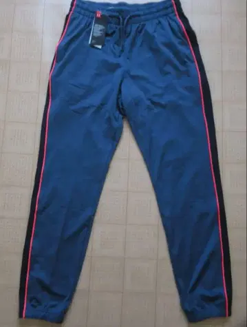 언더아머 조거 팬츠 다크 그레이 새상품 M 사이즈