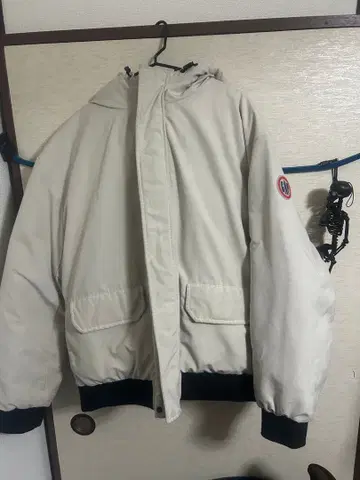 GAP 후드 부착 다운 자켓 화이트 베이지