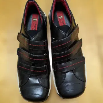 블랙 벨크로 스트랩 스니커즈