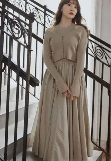 Herlipto Day to night set beige M