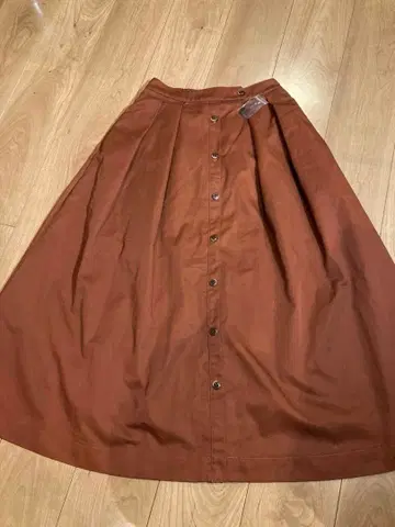 프론트 오픈 스커트 / 북유럽  / 플레어 스커트 / 빨간색 + 브라운