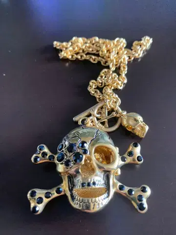 스컬 디자인 목걸이