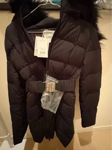 GYDA 벨트 포함 롱 다운