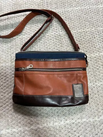 VoiLTiTA 숄더백 브라운/네이비