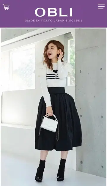 오블리 OBLI 프릴 소매 하트 모티브 니트 스웨터