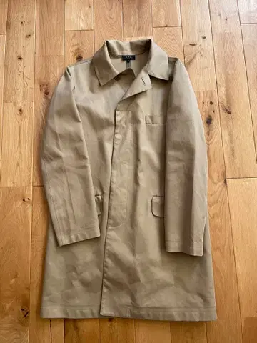 APC 베이지 스텐카라 코트