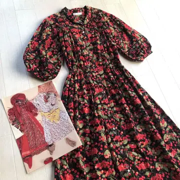 핑크하우스 체리 핀턱 블랙 7부 소매 원피스